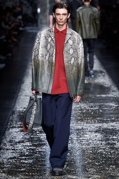 Look 9